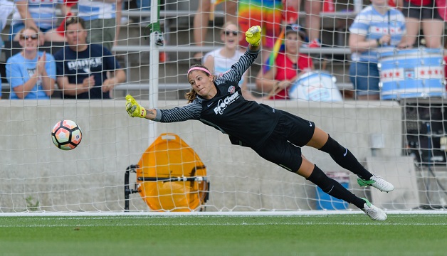 Stephanie Labbé nominated for NWSL Save of the Week Featured Image