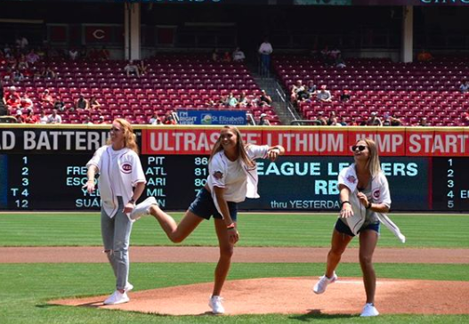 Huster, Bledsoe, Feist throw first pitches with Cincinnati Reds Featured Image