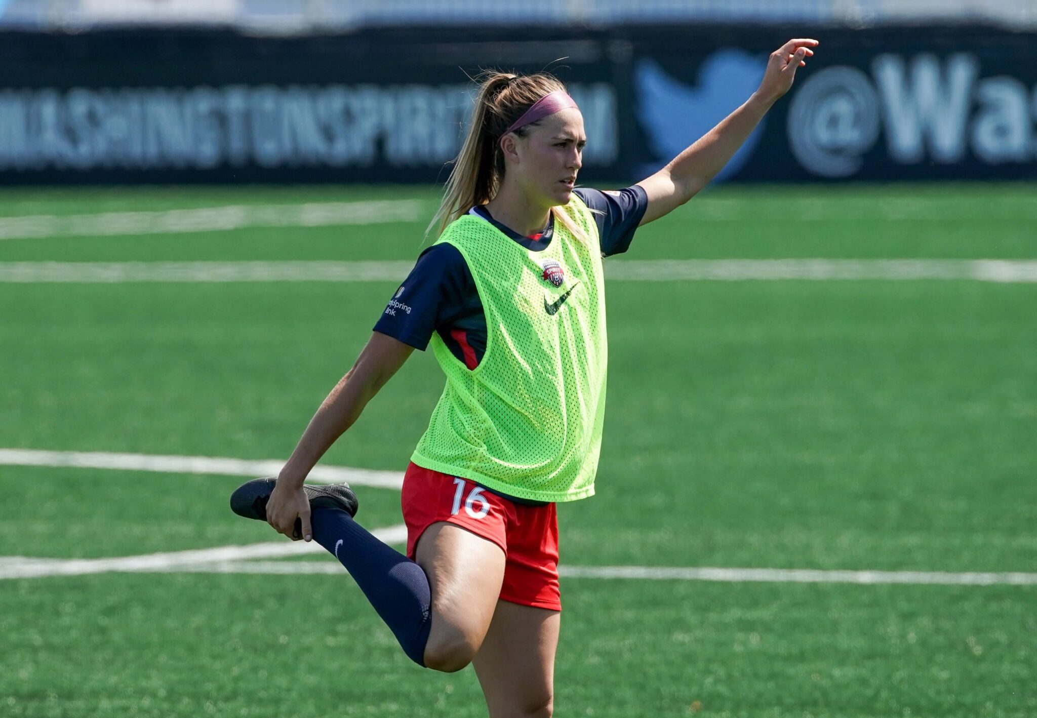 Averie Collins Suffers Torn ACL, Will Miss the Start of the 2021 NWSL Season Featured Image
