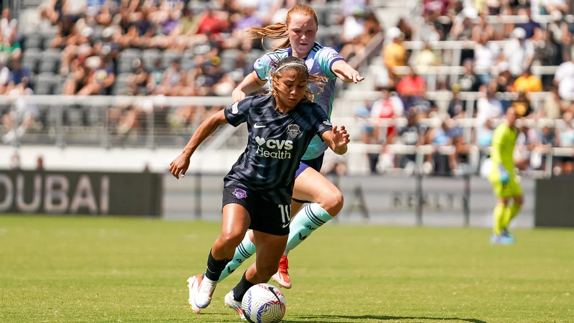 Leicy Santos with the ball.