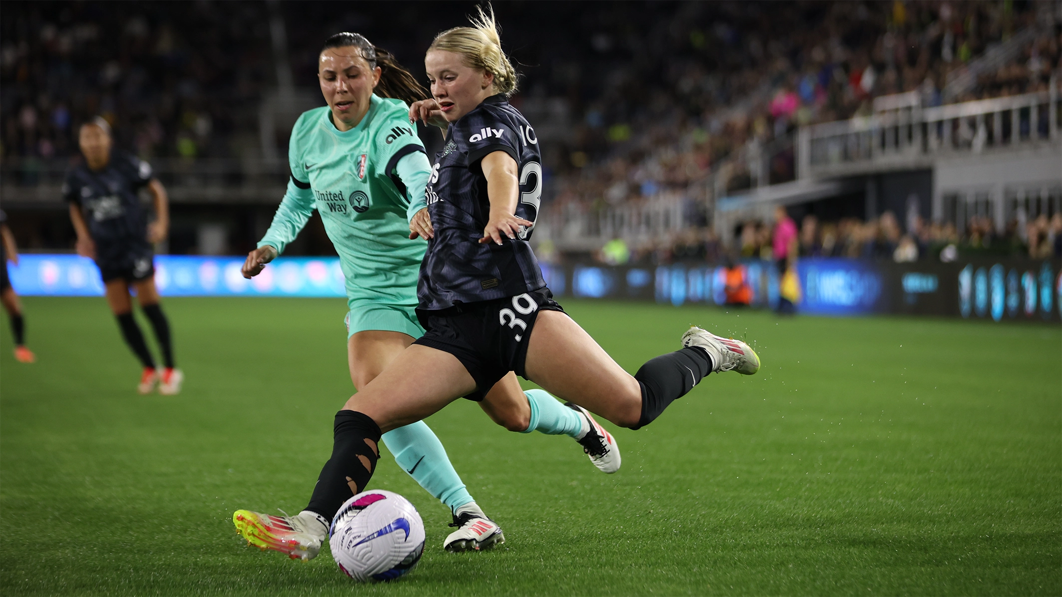 Chloe Ricketts crosses the ball